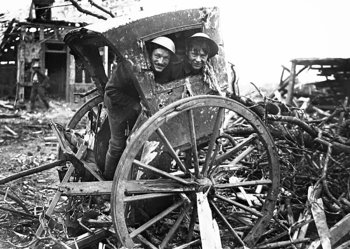 Framed Print : Hansom Cab at the Battle of Bazentin Ridge France WW1 Framed Print : Hansom Cab at the Battle of Bazentin Ridge France WW1