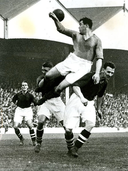 Hapgood and Roberts of Arsenal, Dixie Dean of Everton