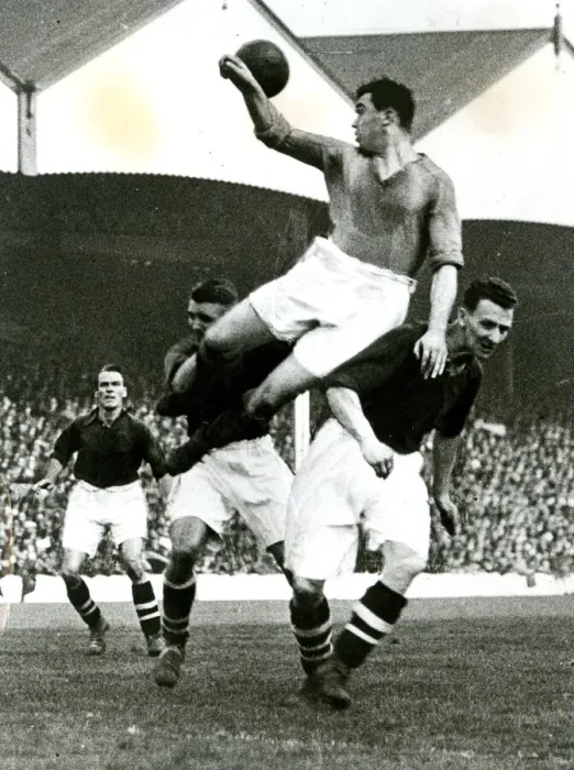 Framed Print : Hapgood and Roberts of Arsenal, Dixie Dean of Everton Framed Print : Hapgood and Roberts of Arsenal, Dixie Dean of Everton