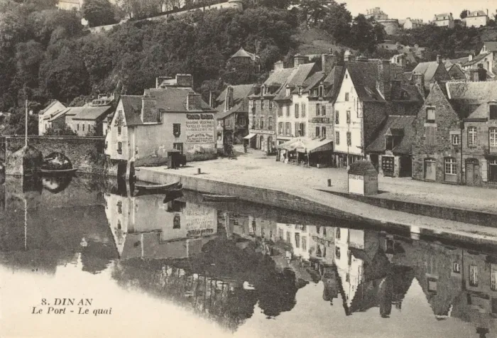 Framed Print : The harbour, Dinan, Brittany, France