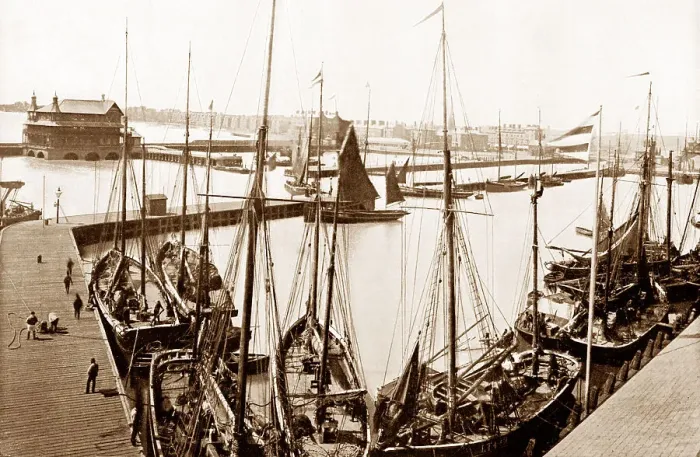 Framed Print : The Harbour, Lowestoft early 1900's Framed Print : The Harbour, Lowestoft early 1900's