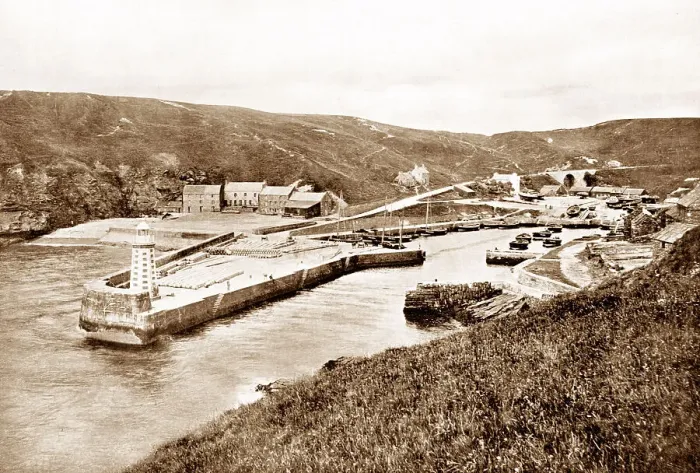 Framed Print : The harbour, Lybster early 1900's Framed Print : The harbour, Lybster early 1900's