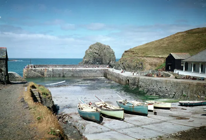 Framed Print : The harbour, Mullion, The Lizard Framed Print : The harbour, Mullion, The Lizard