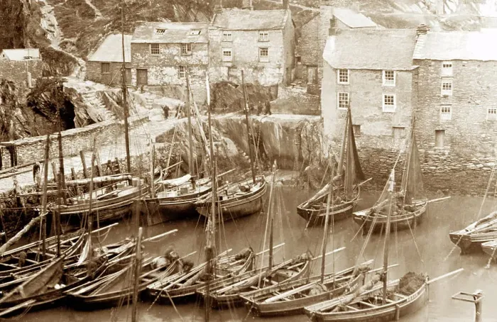Framed Print : The Harbour, Polperro early 1900's Framed Print : The Harbour, Polperro early 1900's