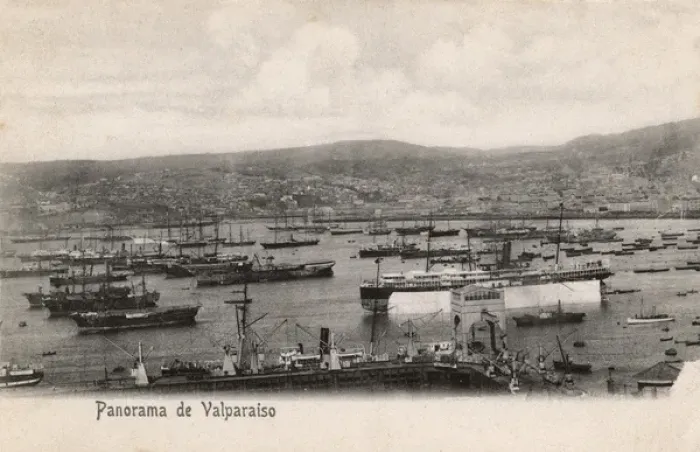Framed Print : Harbour at Valparaiso, Chile, South America Framed Print : Harbour at Valparaiso, Chile, South America