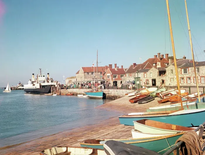 Framed Print : The harbour, Yarmouth, Isle of Wight Framed Print : The harbour, Yarmouth, Isle of Wight