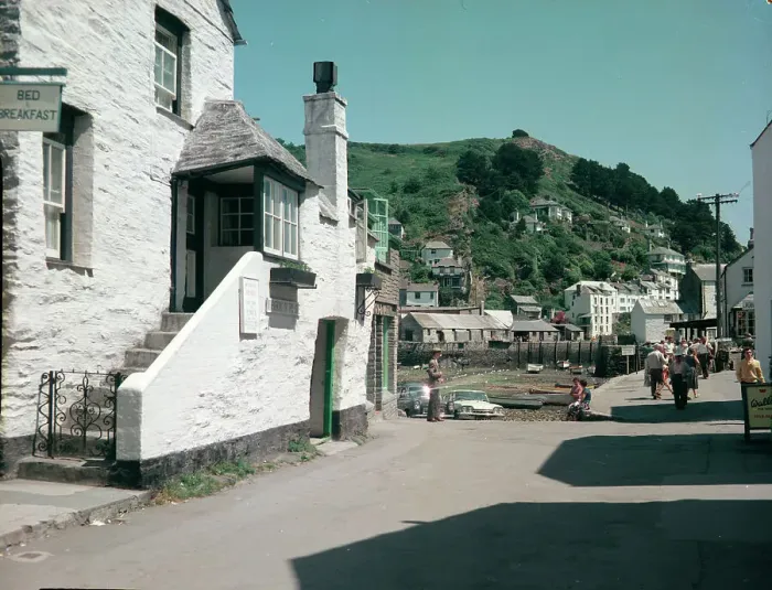 Framed Print : The harbourt and Warren Hill, Polperro Framed Print : The harbourt and Warren Hill, Polperro