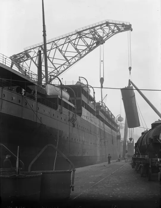Framed Print : Harland & Wolff Collection - National Museums NI Framed Print : Harland & Wolff Collection - National Museums NI