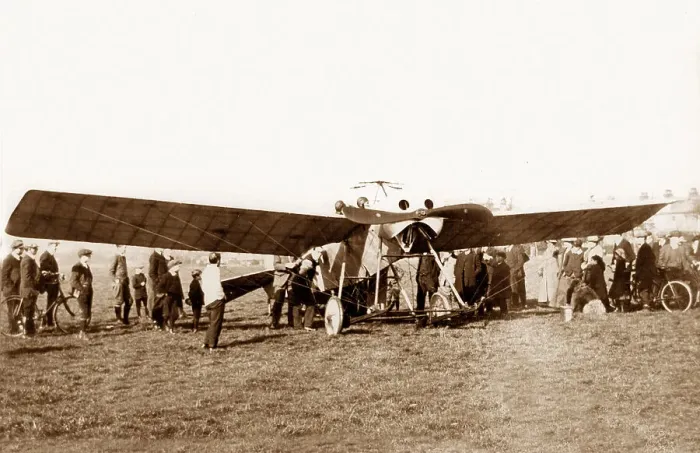 Framed Print : Harrogate Blackburn monoplane on Harrogate Stray 1914 Framed Print : Harrogate Blackburn monoplane on Harrogate Stray 1914