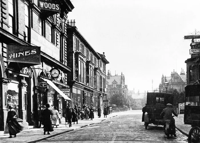 Framed Print : Harrogate - Princes Street Framed Print : Harrogate - Princes Street