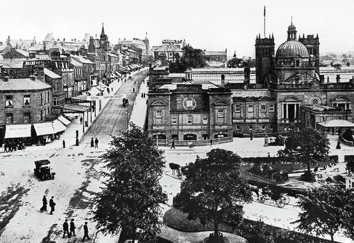Framed Print : Harrogate - Royal Baths and Parliament Street Framed Print : Harrogate - Royal Baths and Parliament Street