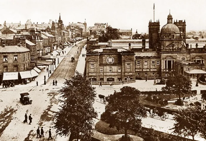 Framed Print : Harrogate - Royal Baths and Parliament Street Framed Print : Harrogate - Royal Baths and Parliament Street