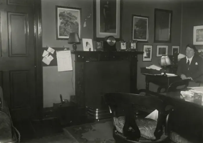 Framed Print : Harry Prices investigations into Helen Duncan Framed Print : Harry Prices investigations into Helen Duncan