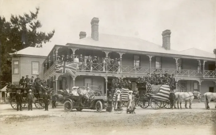 Framed Print : Harts Australian Hotel Framed Print : Harts Australian Hotel