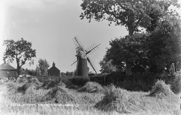 Framed Print : Harvest Time at Stalham Framed Print : Harvest Time at Stalham