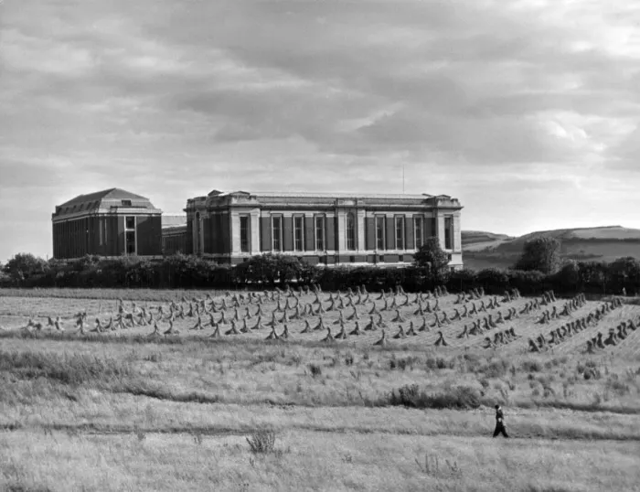 Framed Print : A harvest time view of the National Library of Wales, Aberystwyth, Cardiganshire Framed Print : A harvest time view of the National Library of Wales, Aberystwyth, Cardiganshire