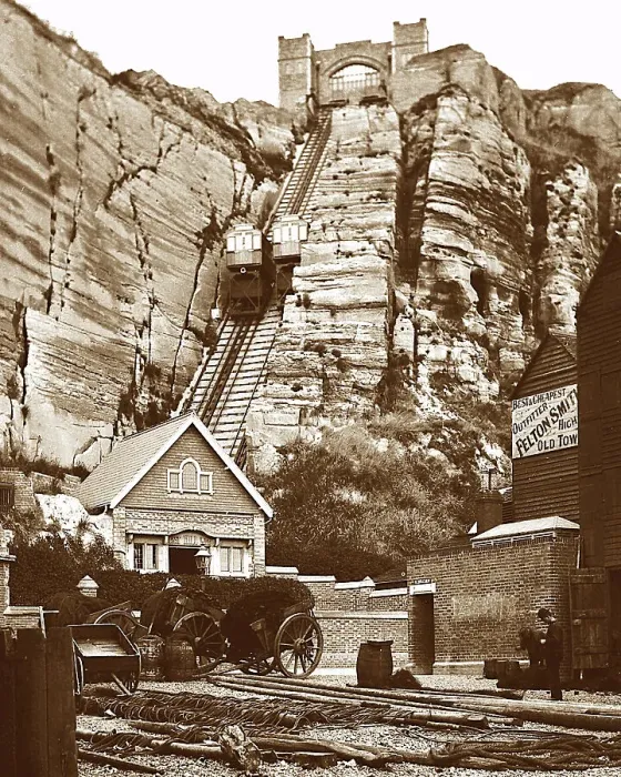 Framed Print : Hastings East Hill Lift in 1913 Framed Print : Hastings East Hill Lift in 1913