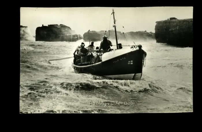 Framed Print : Hastings lifeboat on a rough sea, with crew on board Framed Print : Hastings lifeboat on a rough sea, with crew on board