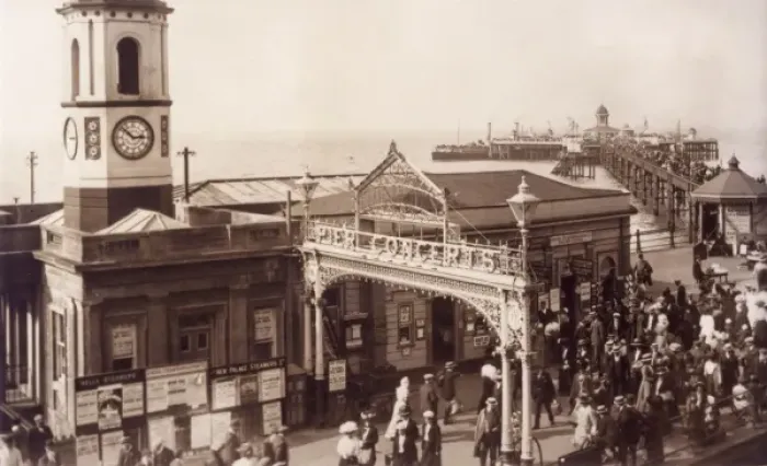 Framed Print : Hastings Pier C1915 Framed Print : Hastings Pier C1915