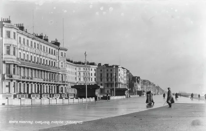 Framed Print : Hastings Seafront on Carlisle Parade Framed Print : Hastings Seafront on Carlisle Parade