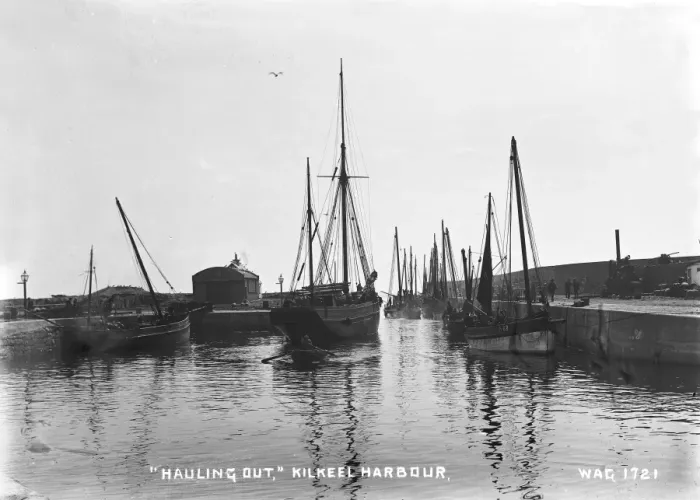 Framed Print : Hauling Out, Kilkeel Harbour Framed Print : Hauling Out, Kilkeel Harbour