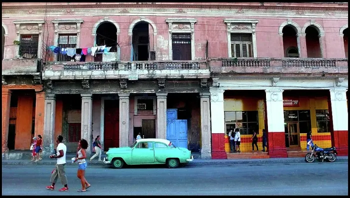Framed Print : Havana street scene, Cuba Framed Print : Havana street scene, Cuba