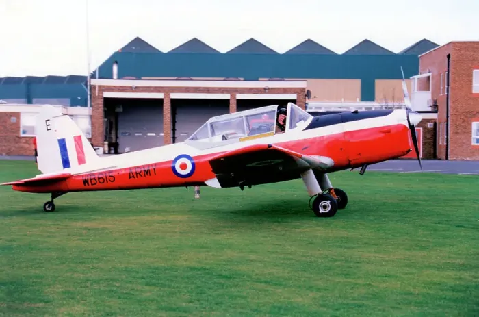 Framed Print : de Havilland Canada DHC. 1 Chipmunk T. 10 WB615