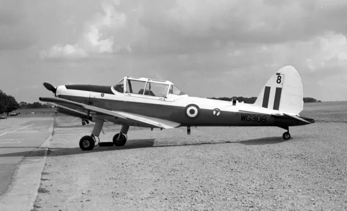 Framed Print : de Havilland Canada DHC-1 Chipmunk T. 10 WG308 8 Framed Print : de Havilland Canada DHC-1 Chipmunk T. 10 WG308 8