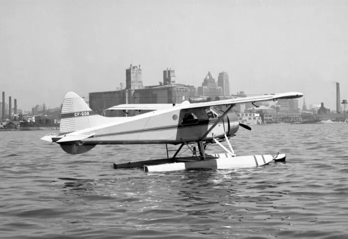 Framed Print : de Havilland Canada DHC-2 Beaver CF-GQB Framed Print : de Havilland Canada DHC-2 Beaver CF-GQB
