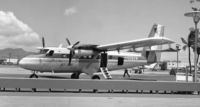 Framed Print : de Havilland Canada DHC-6 Twin Otter N8082N Framed Print : de Havilland Canada DHC-6 Twin Otter N8082N