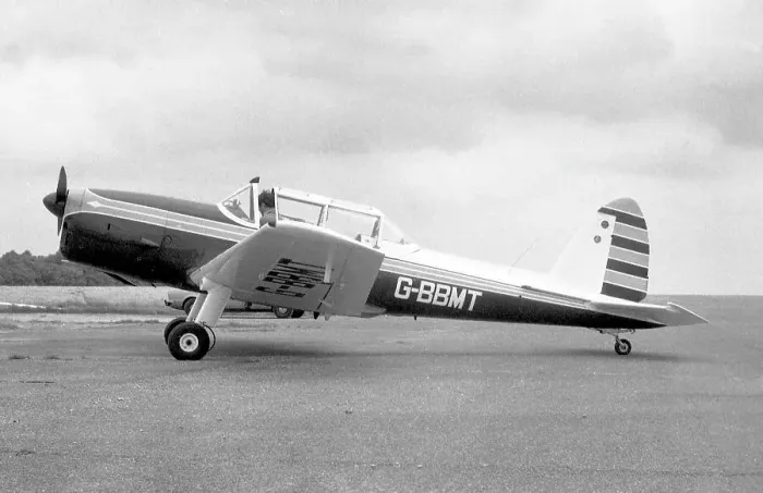 Framed Print : de Havilland Chipmunk 22 G-BBMT Framed Print : de Havilland Chipmunk 22 G-BBMT