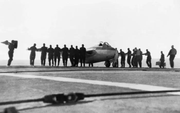 Framed Print : de Havilland DH-100 Vampire Framed Print : de Havilland DH-100 Vampire