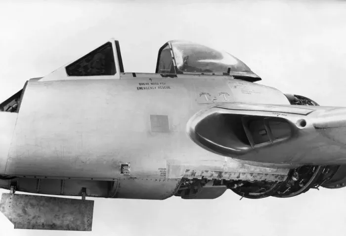 Framed Print : de Havilland DH-100 Vampire Framed Print : de Havilland DH-100 Vampire
