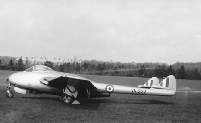 Framed Print : de Havilland DH-100 Vampire Framed Print : de Havilland DH-100 Vampire
