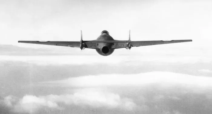 Framed Print : de Havilland DH-100 Vampire Framed Print : de Havilland DH-100 Vampire