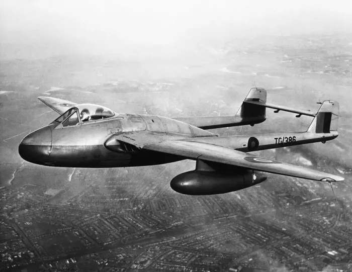 Framed Print : de Havilland DH-100 Vampire F-1