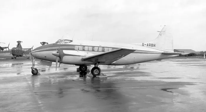 Framed Print : de Havilland DH. 104 Dove 1B G-ARBH Framed Print : de Havilland DH. 104 Dove 1B G-ARBH