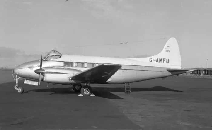 Framed Print : de Havilland DH. 104 Dove 6 G-AMFU Framed Print : de Havilland DH. 104 Dove 6 G-AMFU