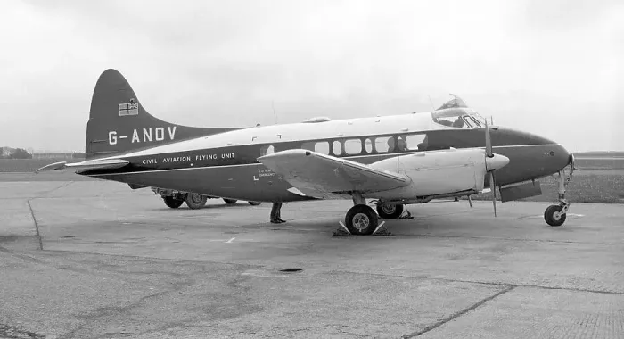 Framed Print : de Havilland DH. 104 Dove 6 G-ANOV Framed Print : de Havilland DH. 104 Dove 6 G-ANOV