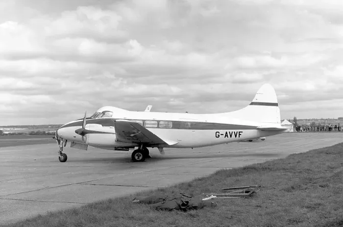 Framed Print : de Havilland DH. 104 Dove 8 G-AVVF Framed Print : de Havilland DH. 104 Dove 8 G-AVVF
