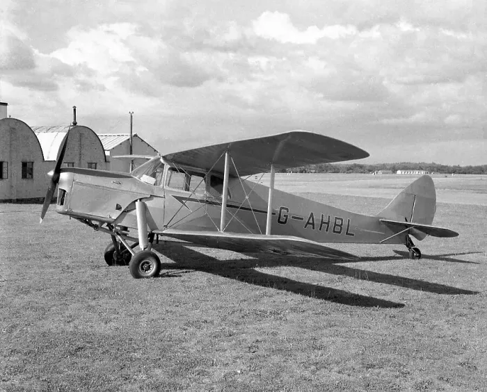 Framed Print : de Havilland DH. 87 Hornet Moth G-AHBL Framed Print : de Havilland DH. 87 Hornet Moth G-AHBL