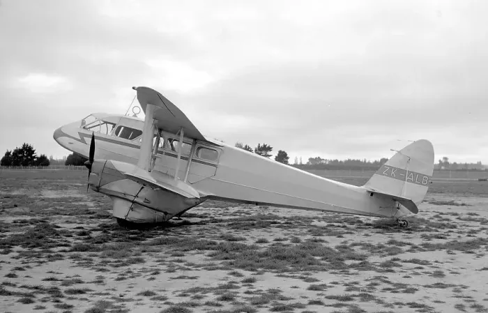 Framed Print : de Havilland DH. 89b Dragon Rapide ZK-ALB Framed Print : de Havilland DH. 89b Dragon Rapide ZK-ALB