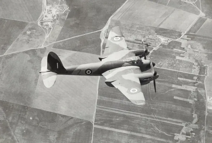 Framed Print : de Havilland DH-98 Mosquito Framed Print : de Havilland DH-98 Mosquito