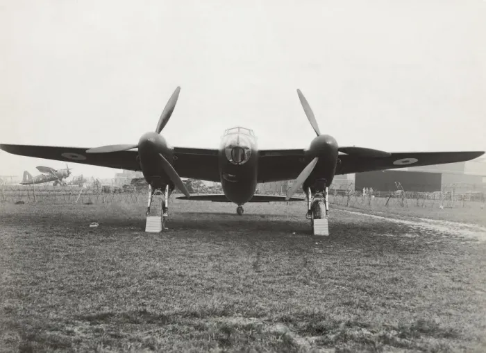 Framed Print : de Havilland DH-98 Mosquito Framed Print : de Havilland DH-98 Mosquito