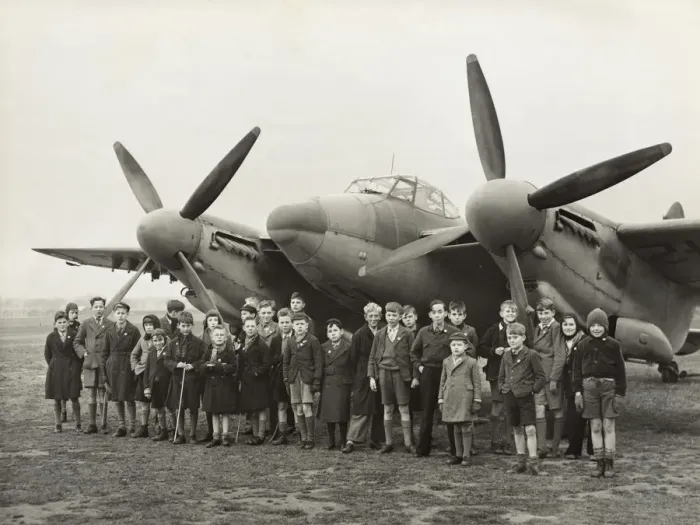 Framed Print : de Havilland DH-98 Mosquito Framed Print : de Havilland DH-98 Mosquito