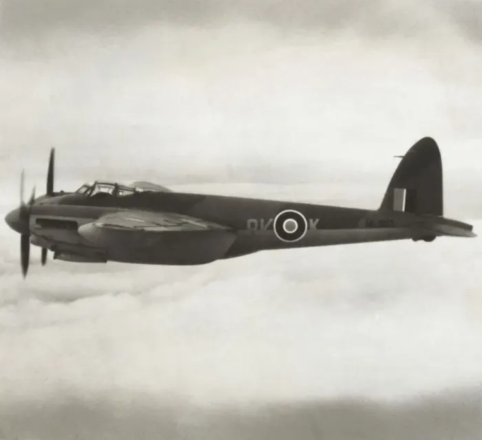 Framed Print : de Havilland DH-98 Mosquito B-16 Framed Print : de Havilland DH-98 Mosquito B-16