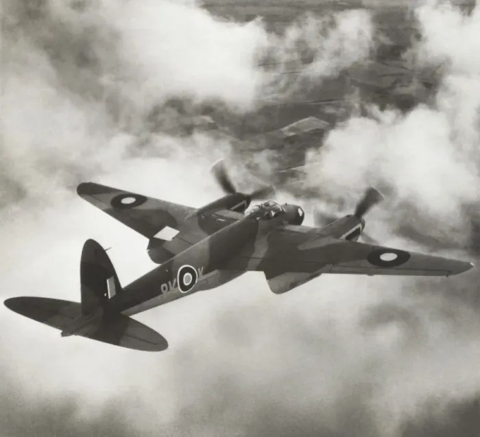 Framed Print : de Havilland DH-98 Mosquito B-16 Framed Print : de Havilland DH-98 Mosquito B-16