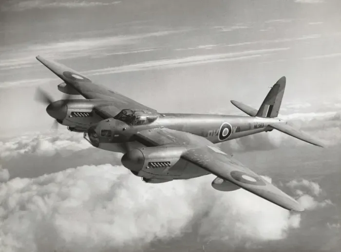 Framed Print : de Havilland DH-98 Mosquito B-16 Framed Print : de Havilland DH-98 Mosquito B-16