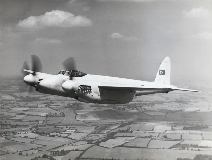 Framed Print : de Havilland DH-98 Mosquito B-4 Framed Print : de Havilland DH-98 Mosquito B-4
