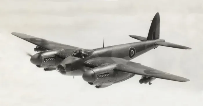 Framed Print : de Havilland DH-98 Mosquito B-9 Framed Print : de Havilland DH-98 Mosquito B-9